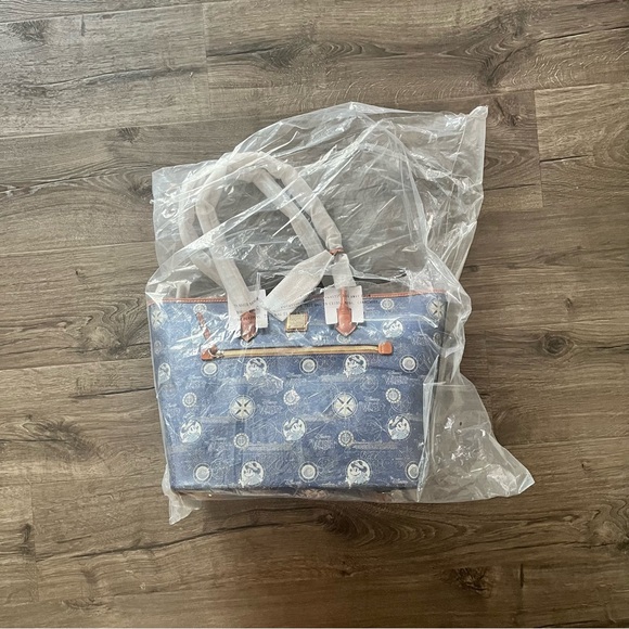 NWT Dooney & Bourke Disney Cruise Line Wish Inaugural Tote - Picture 7 of 16